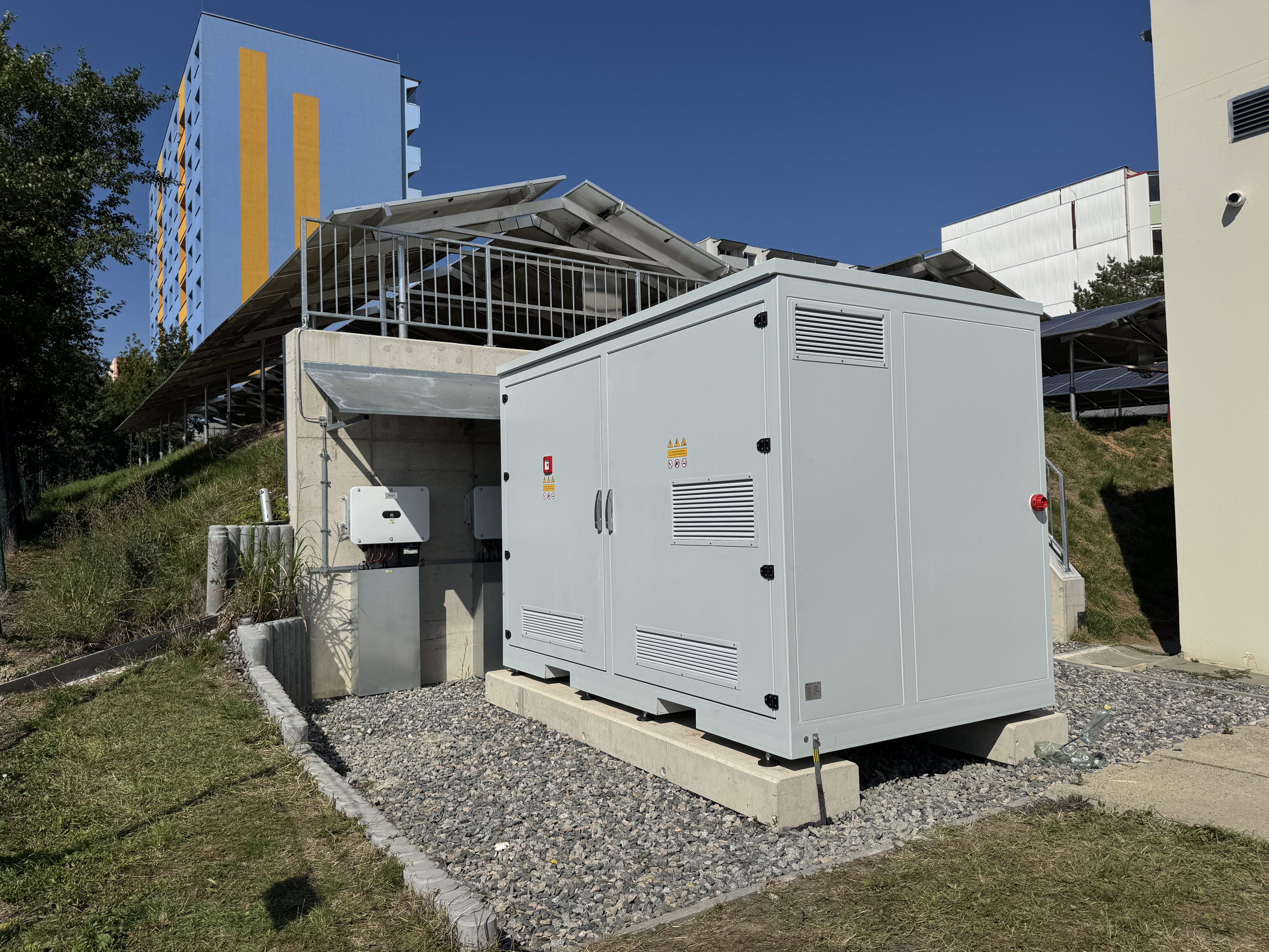 ComAp - Flexible Battery Energy Storage Control Supporting Sustainable ...